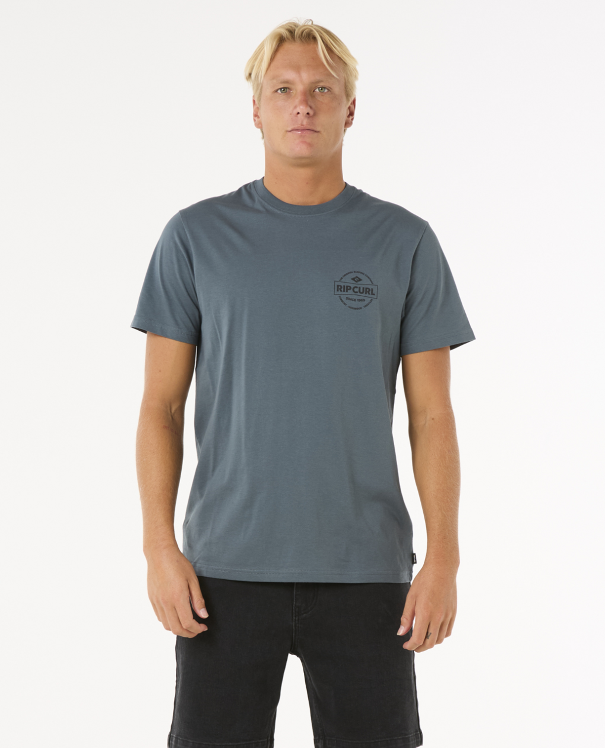 Rip Curl Staple Tee in PINE NIGHT