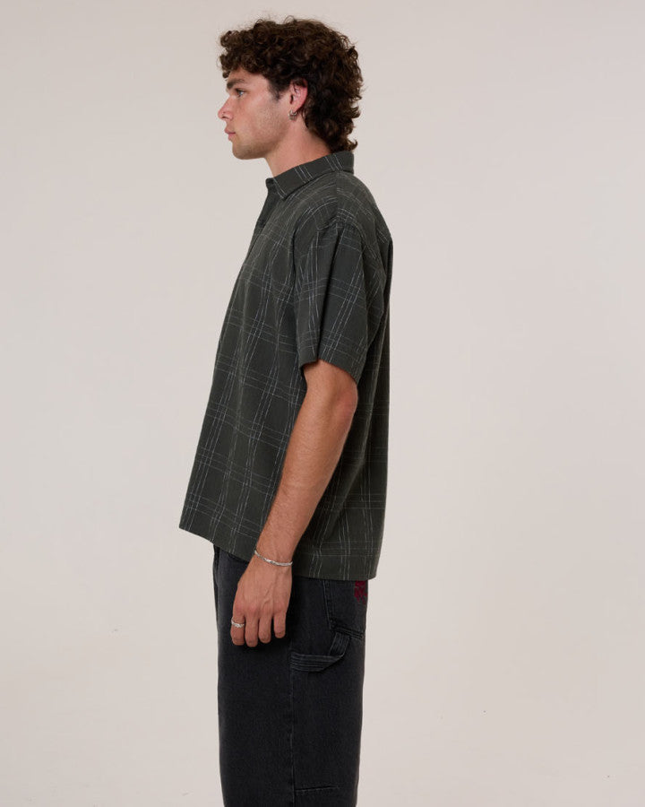 Thrills Built To Win Short Sleeve Cropped Shirt - Oil Green in Oil Green