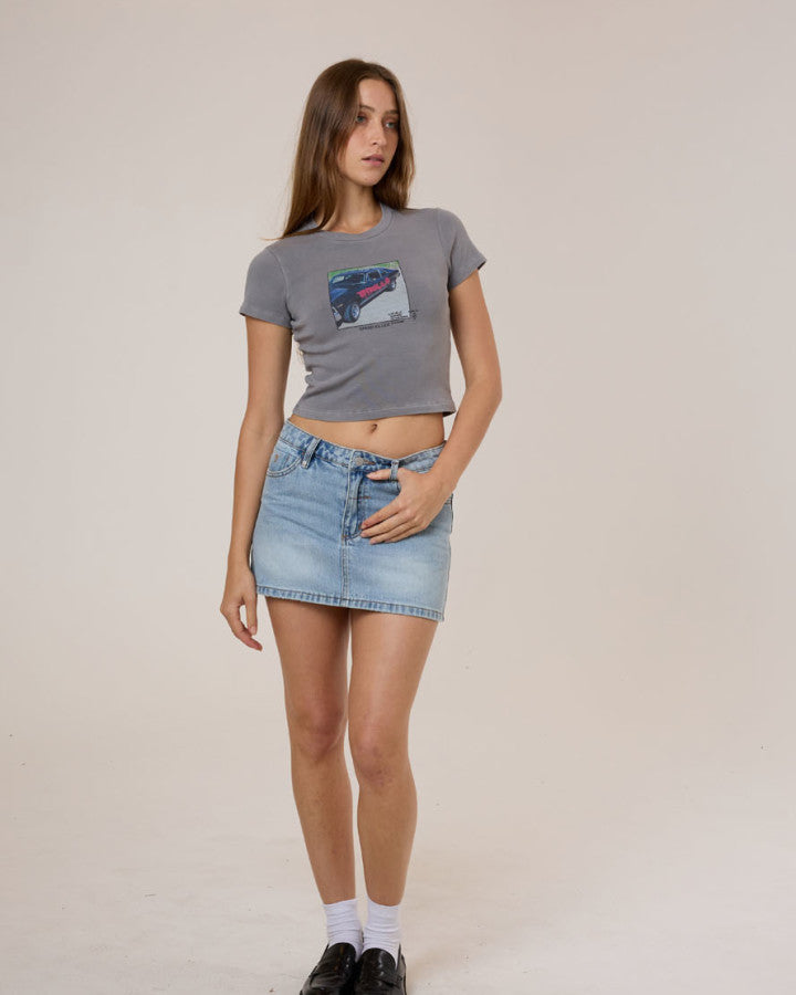 Thrills Die Fighting Mini Tee - Washed Grey in Washed Grey