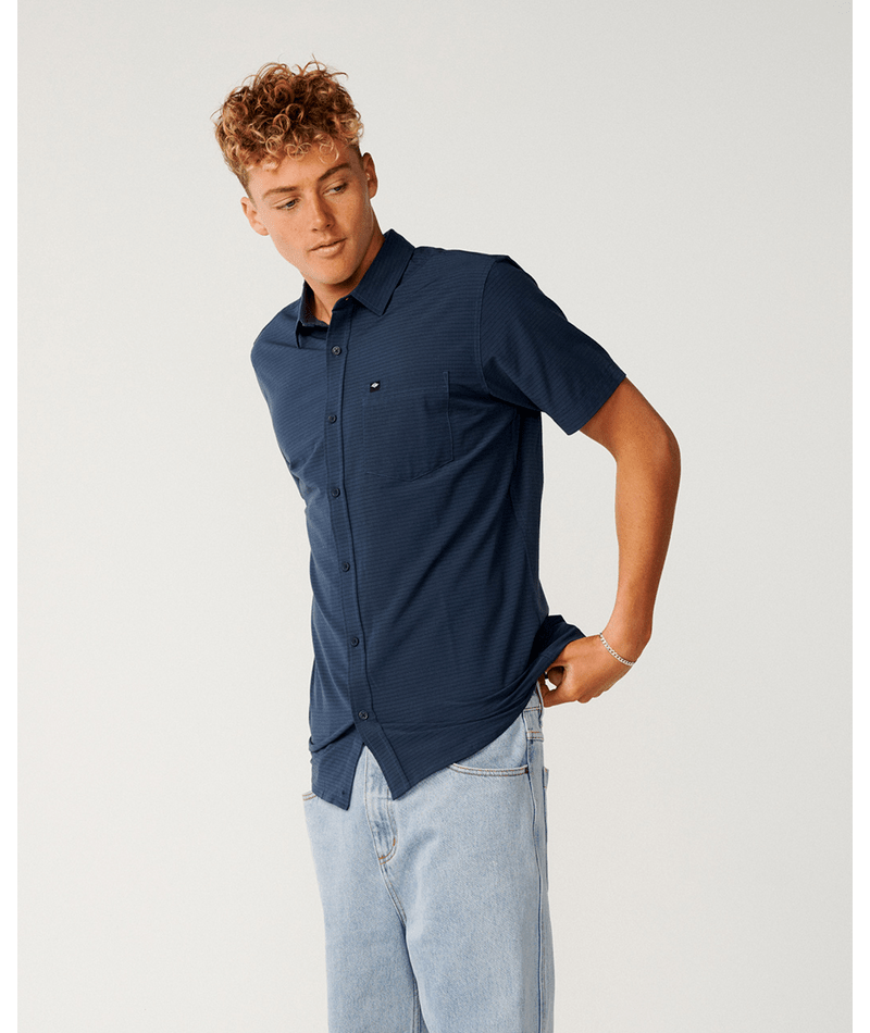Rip Curl Vaporcool Aerotech S/S Shirt in DARK NAVY