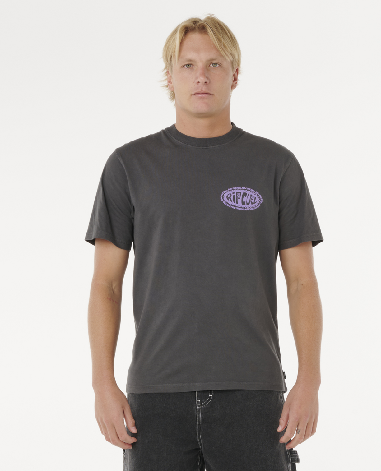Rip Curl Raw Energy De Oval Tee in WASHED BLACK