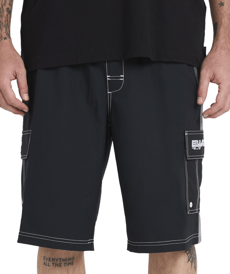 Billabong Throw On in BLACK