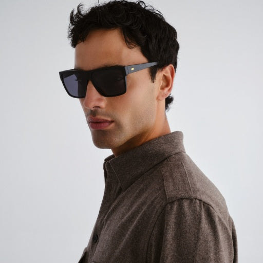 Le Specs DARK MAGIC BLACK in SMOKE MONO POLARIZED