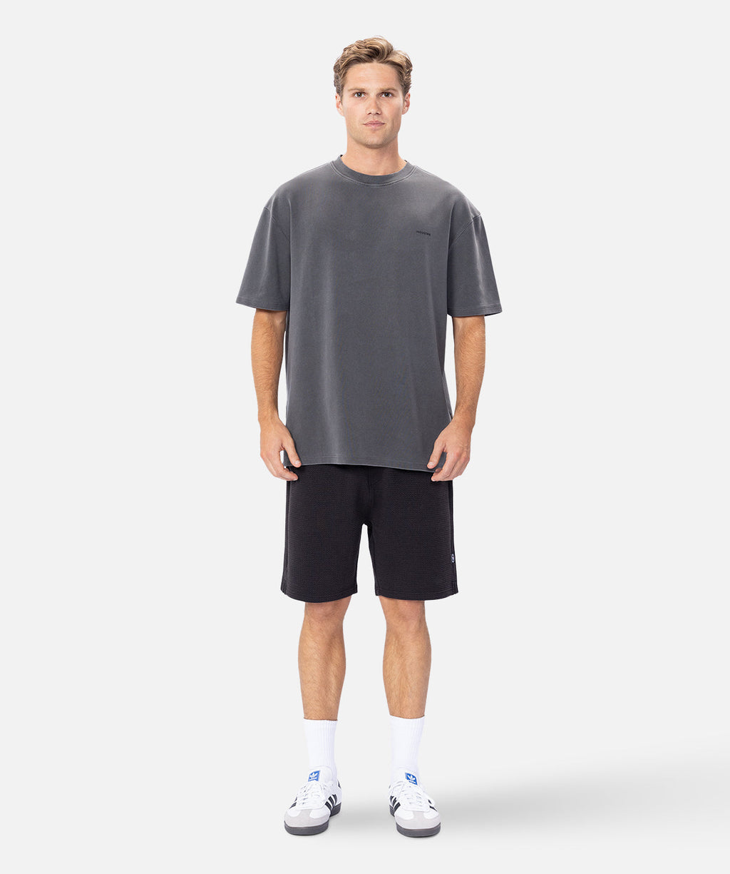 Industrie The Newport Tee - Onyx in ONYX