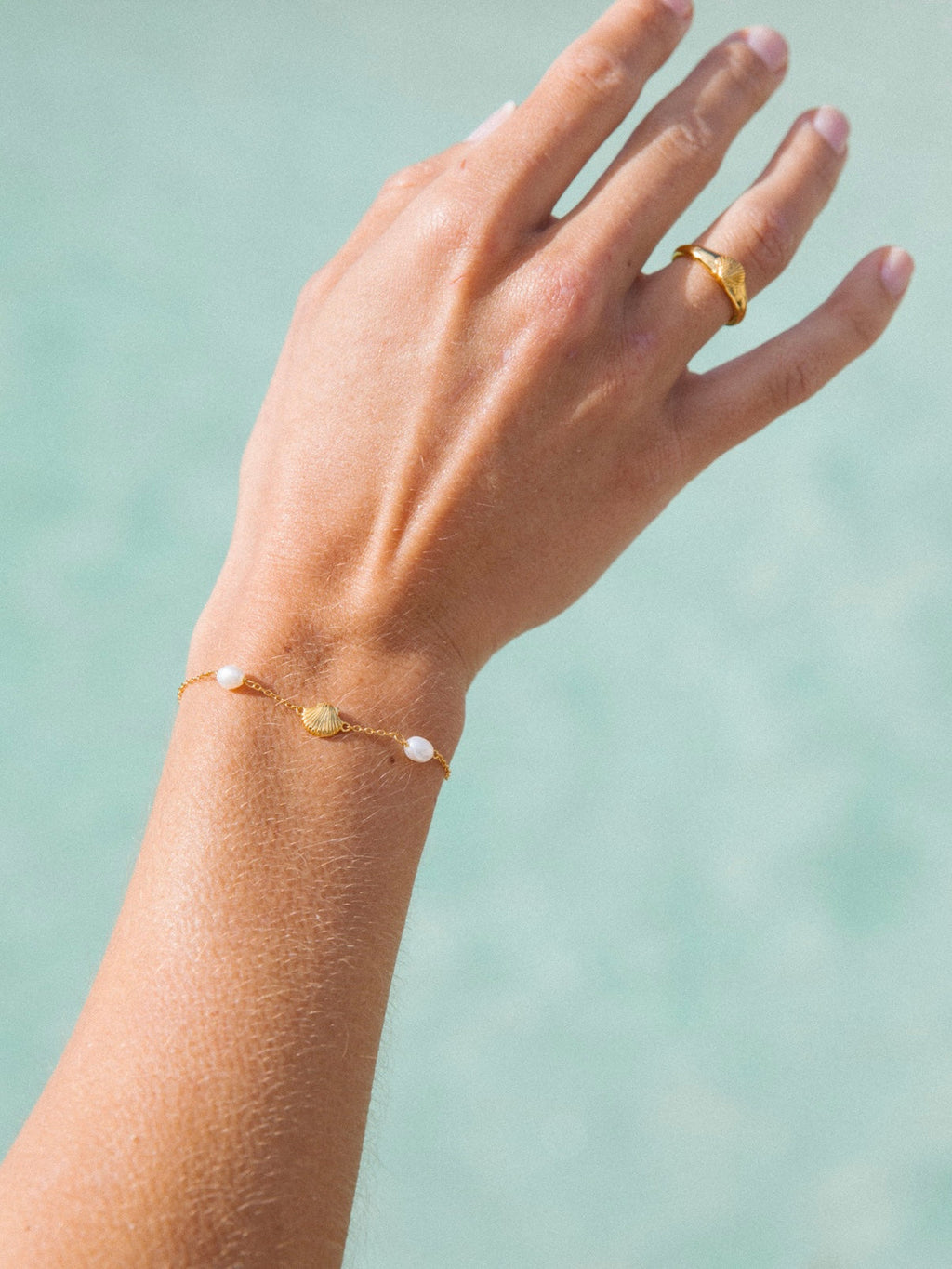 Malakai The Label Paralia Palms Bracelet in 18k Gold in Default Title