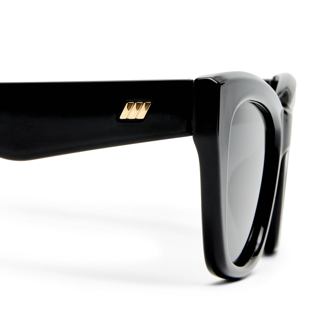 Le Specs LUMEN + BLACK in SMOKE MONO POLARIZED