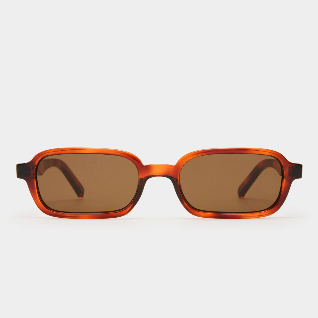Le Specs Pilferer