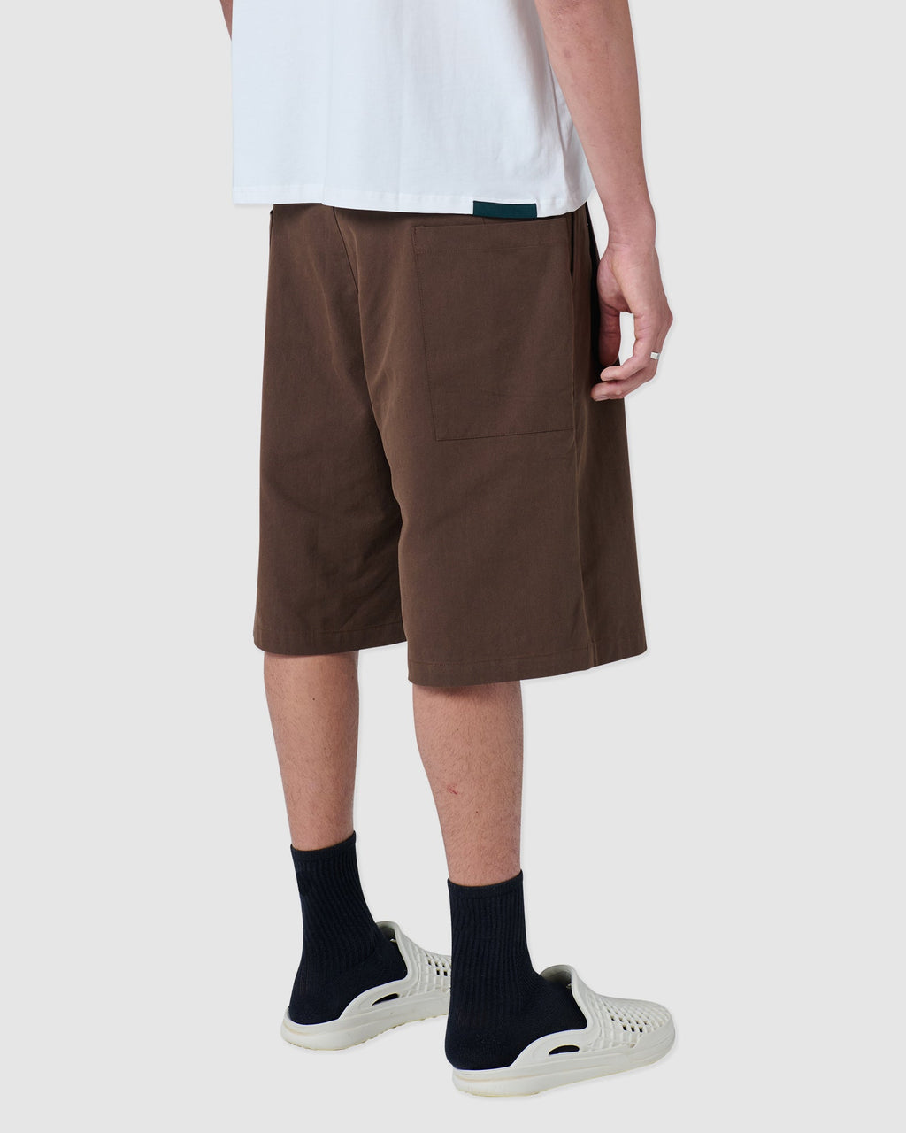 B. Cools pleat short chocolate in Single