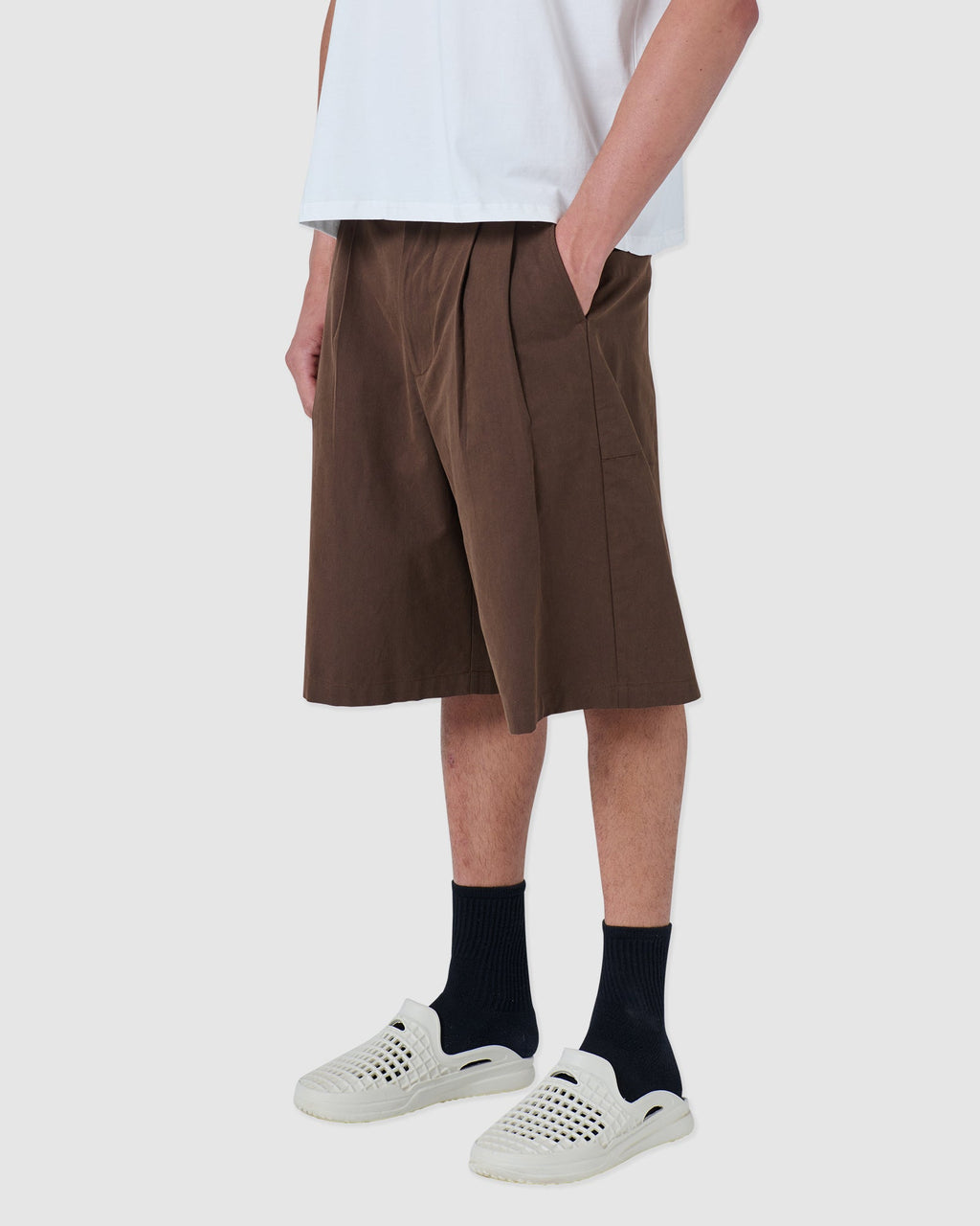 B. Cools pleat short chocolate in Single