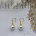 MiKi Jewellery Round Pearl Drop Gold in Default Title