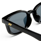 Le Specs ECHELON + BLACK in SMOKE MONO