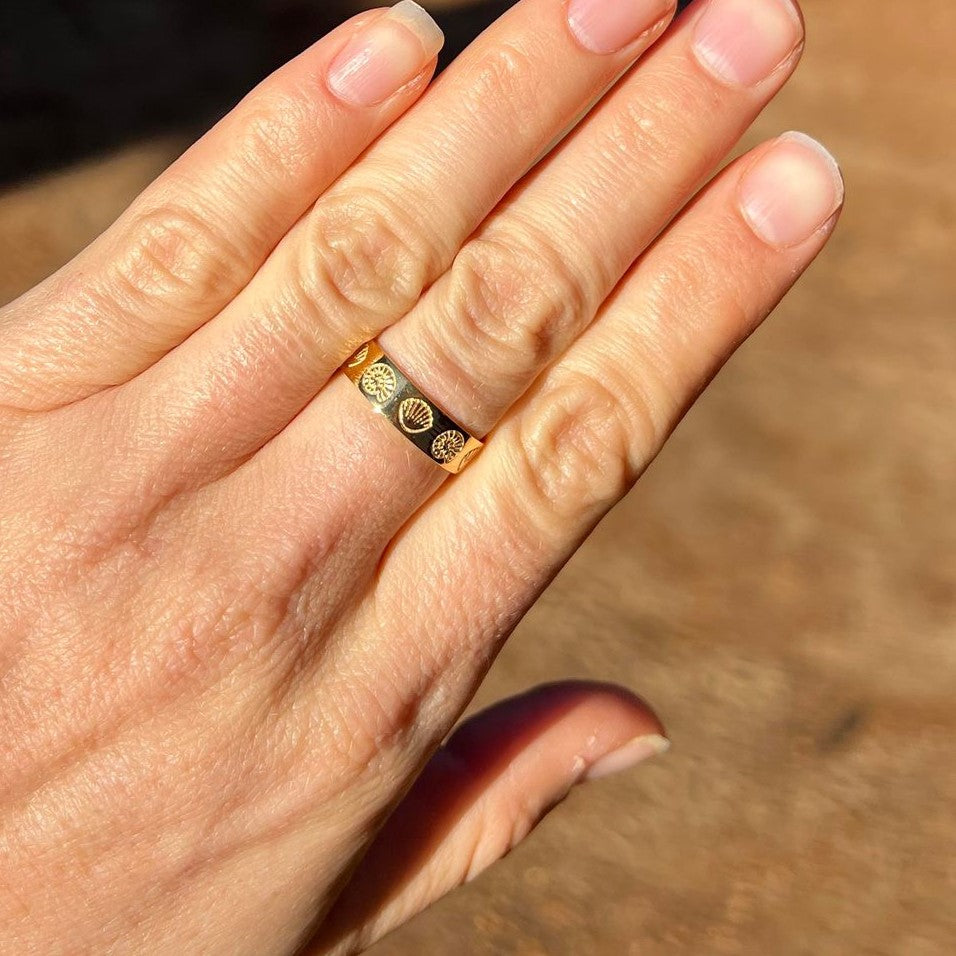 MiKi Jewellery Coral Cove Gold Ring in Single