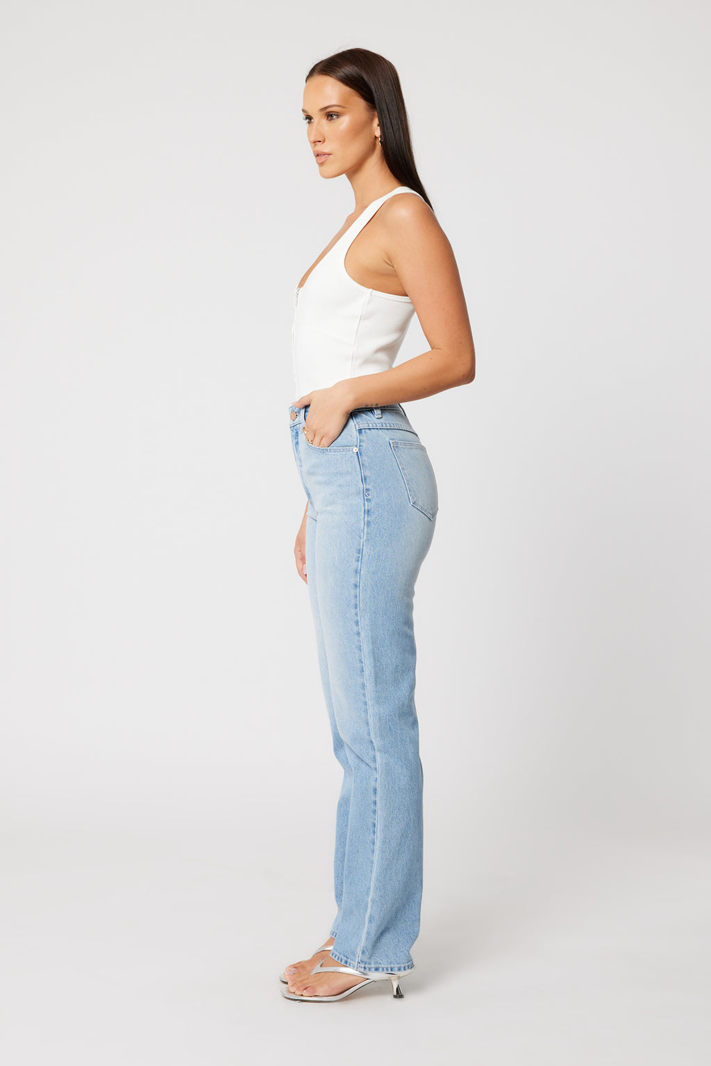 Abrand Jeans 94 Straight Gia in LIGHT VINTAGE BLUE