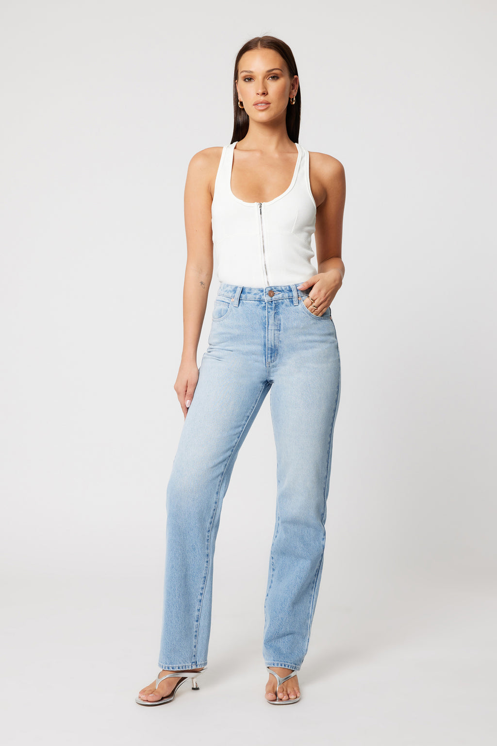 Abrand Jeans 94 Straight Gia in LIGHT VINTAGE BLUE