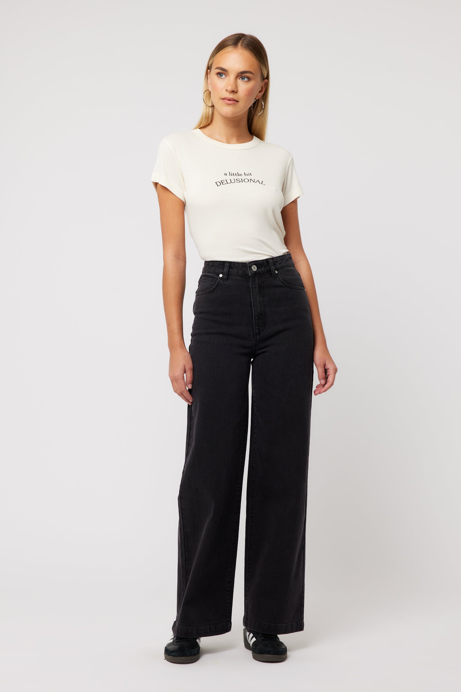 Abrand Jeans 94 Wide Sophie in WASHED BLACK