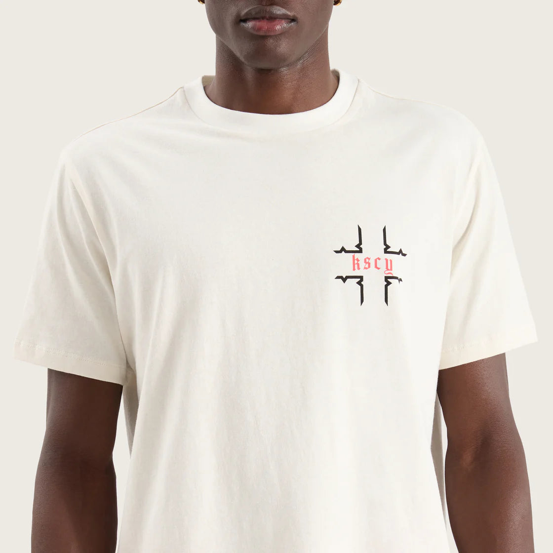 Kiss Chacey Thready Dual Curved Tee