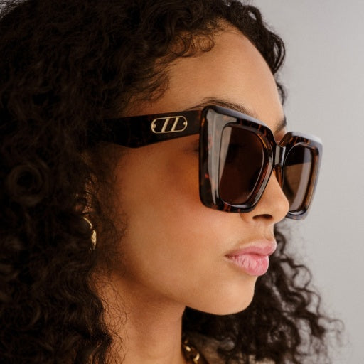 Le Specs Unimaginable in DARK TORT