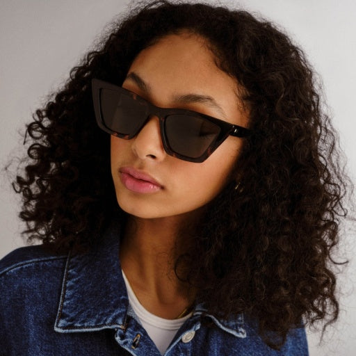 Le Specs Velodrome in DARK TORT