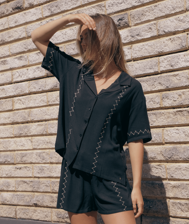 Volcom Bloomz Short in BLACK