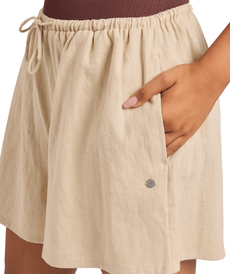 Roxy Lolani Short in PARCHMENT
