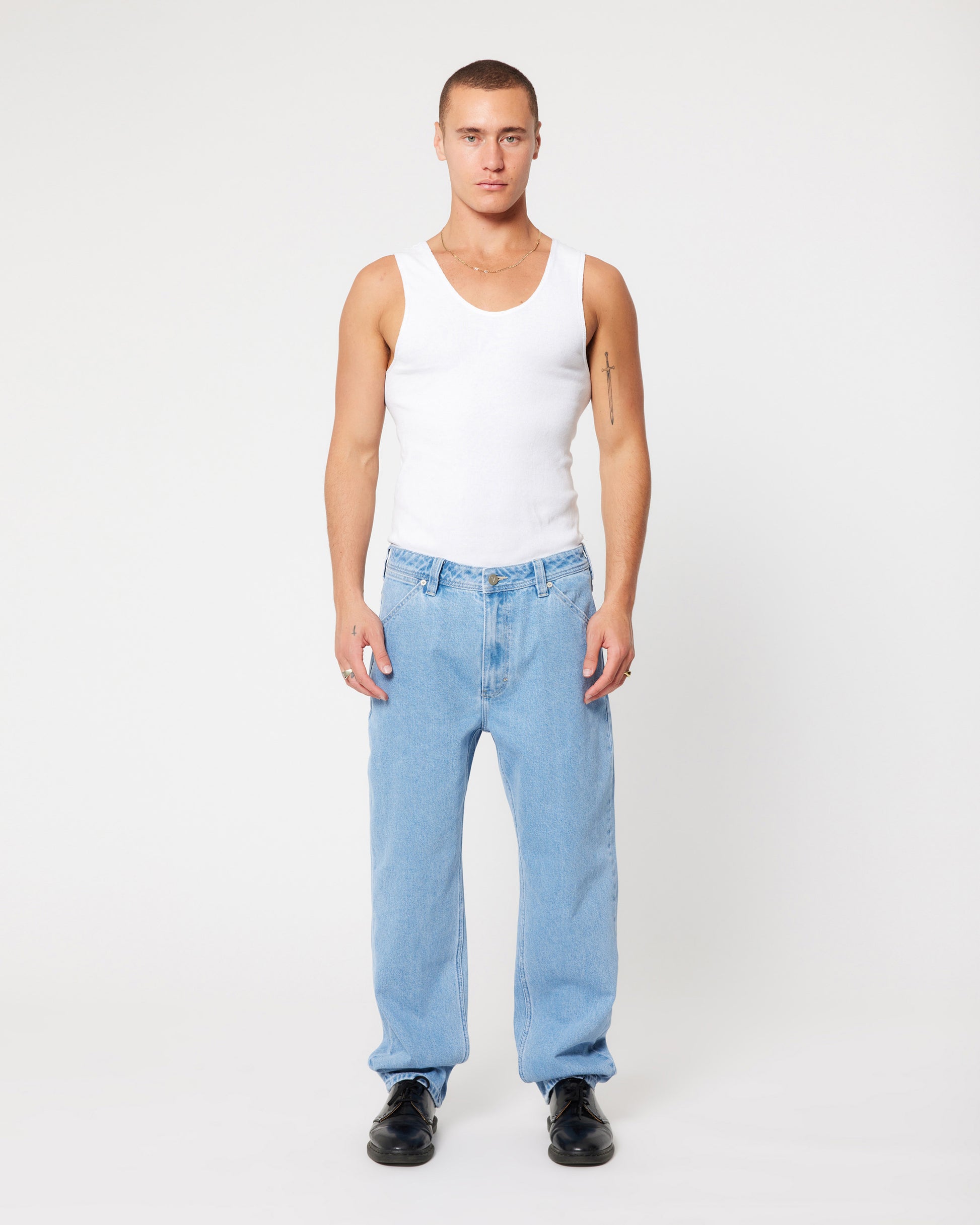 Abrand Jeans A4 Taper Derek in BLEACHED VINTAGE INDIGO