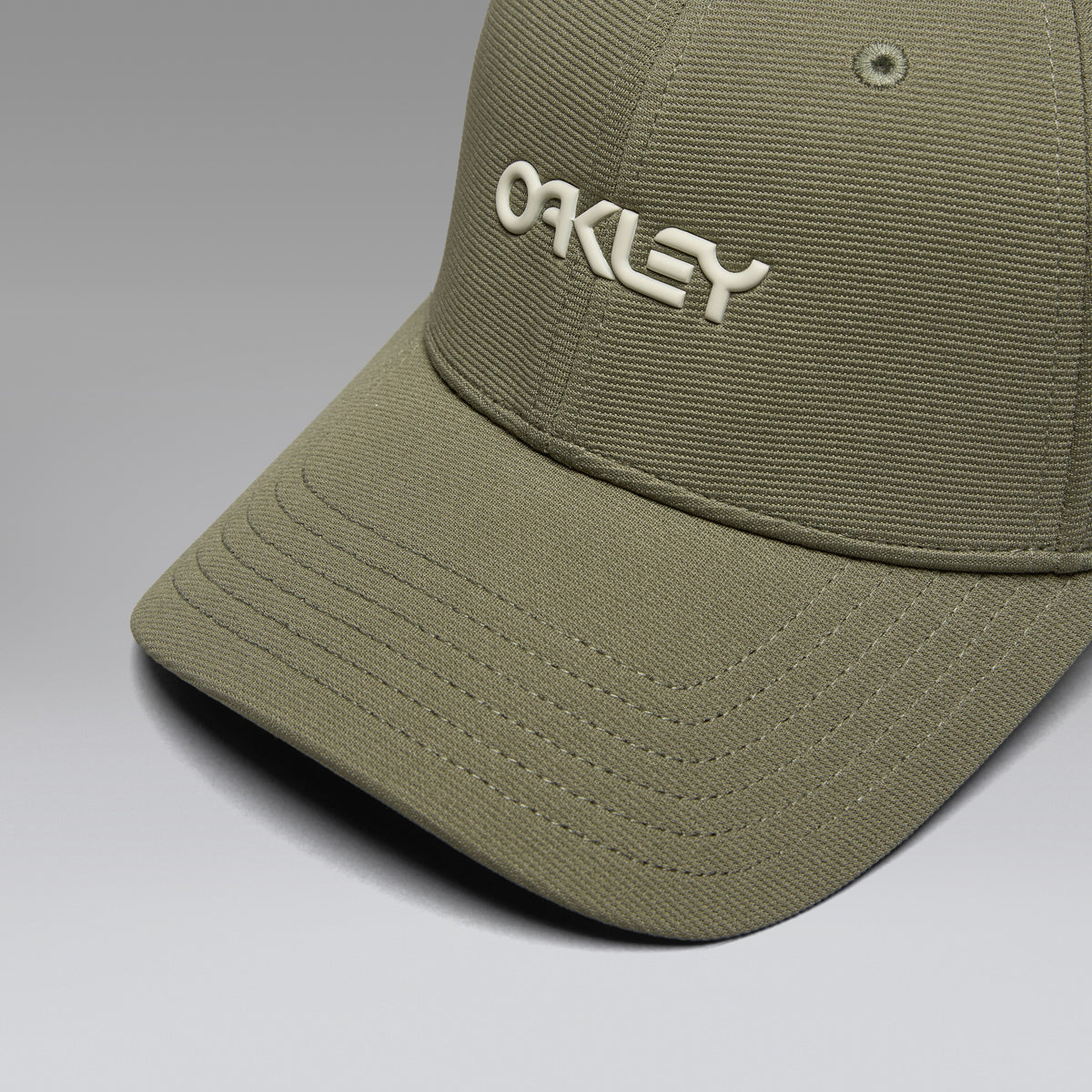 Oakley 6 PANEL STRETCH METALLIC HAT in Deep Olive/Mist