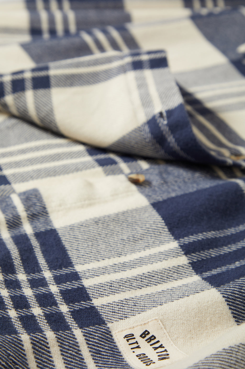 Brixton Bowery W Classic Flannel in AZURE BLUE/WHITECAP PLAID