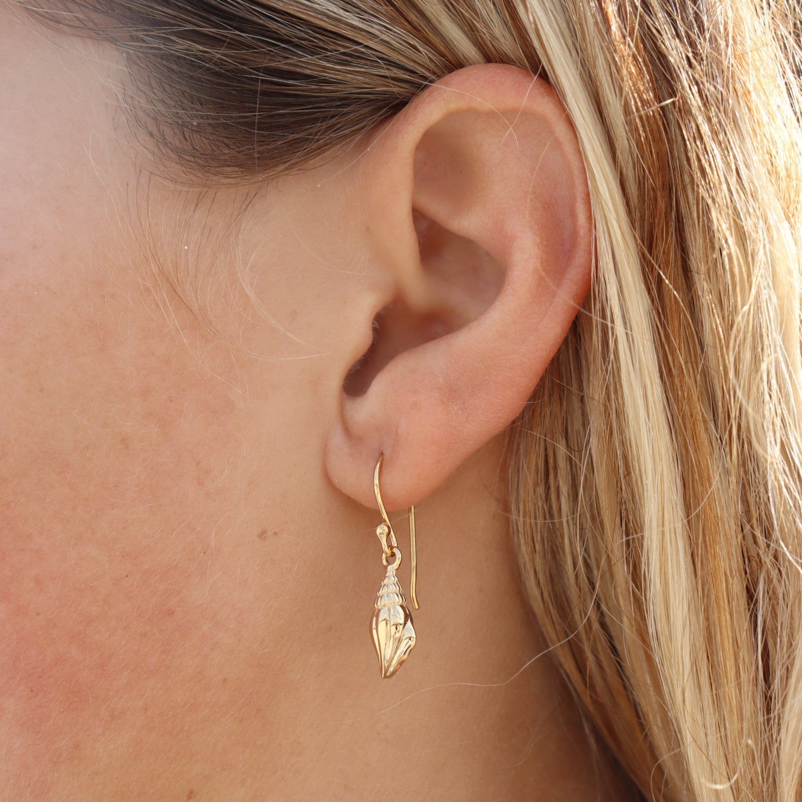 MiKi Jewellery Seashell Gold Drop in Default Title