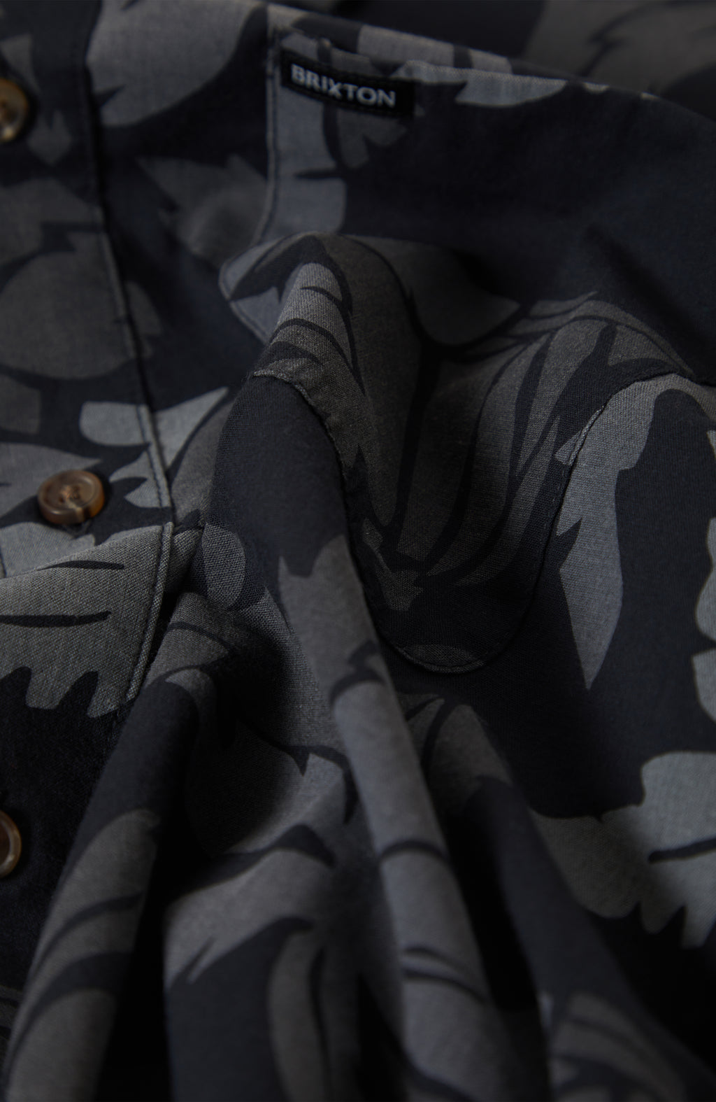 Brixton Charter Print S/S Wvn in BLACK/TROOPER/FUTURE GREY PALM
