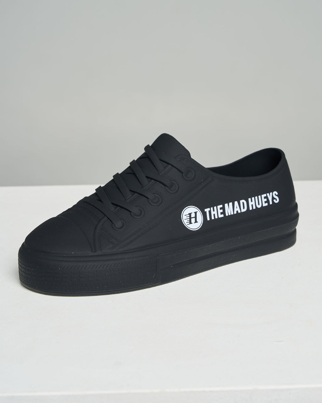 The Mad Hueys Emergency | Shoey - Black in BLACK