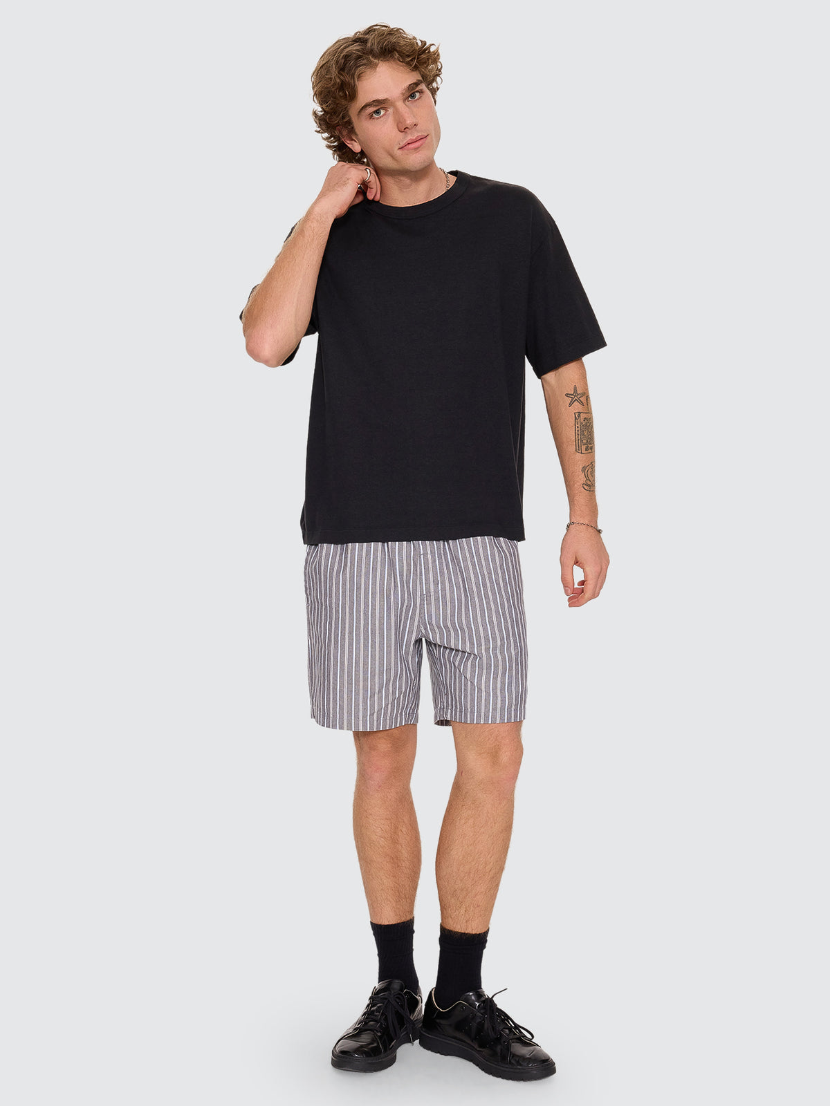 Thrills Co Flowers Of Tomorrow Stripe Volley - Dark Charcoal in Dark Charcoal