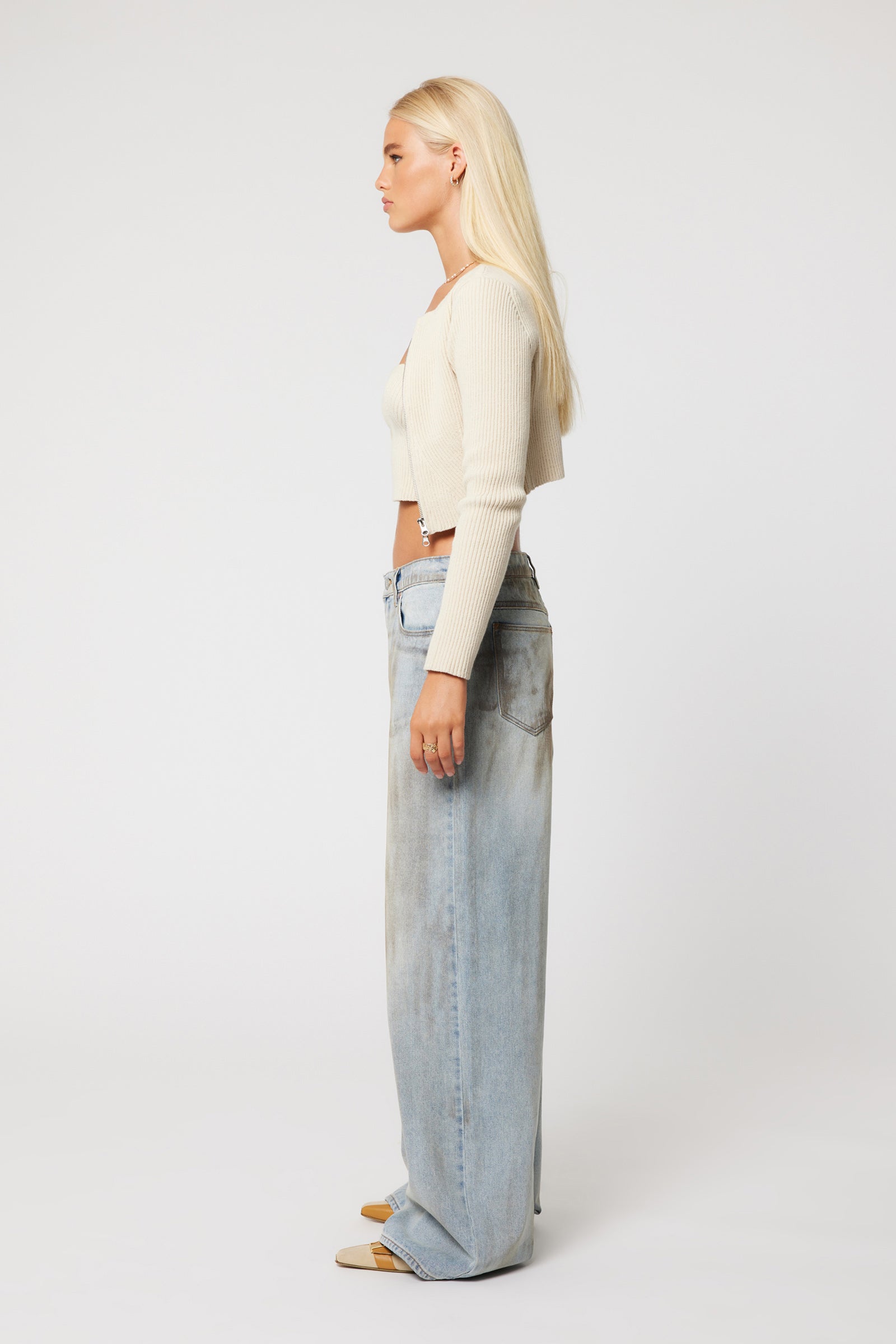 Abrand Jeans Nicky Zip Through Knit in BONE