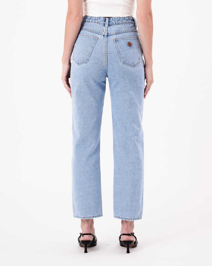 Abrand Jeans Venice Straight Kendall in LIGHT VINTAGE BLUE